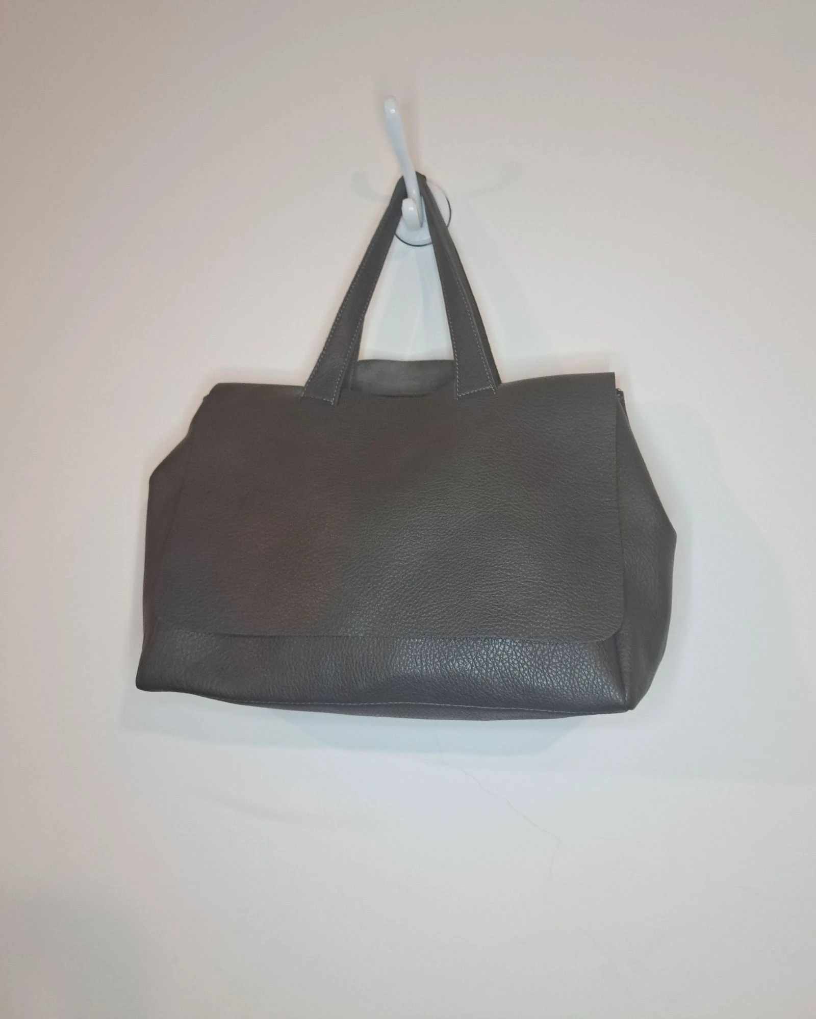 Dark Grey Tote • Oversized & Spacious • Removable Crossbody Strap • Work/University Bag • Minimal Chic Style – photo 2